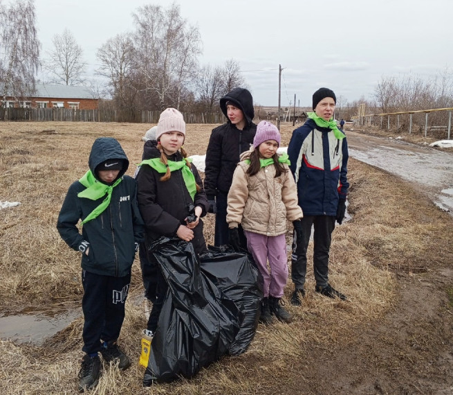 Работа экологического отряда.